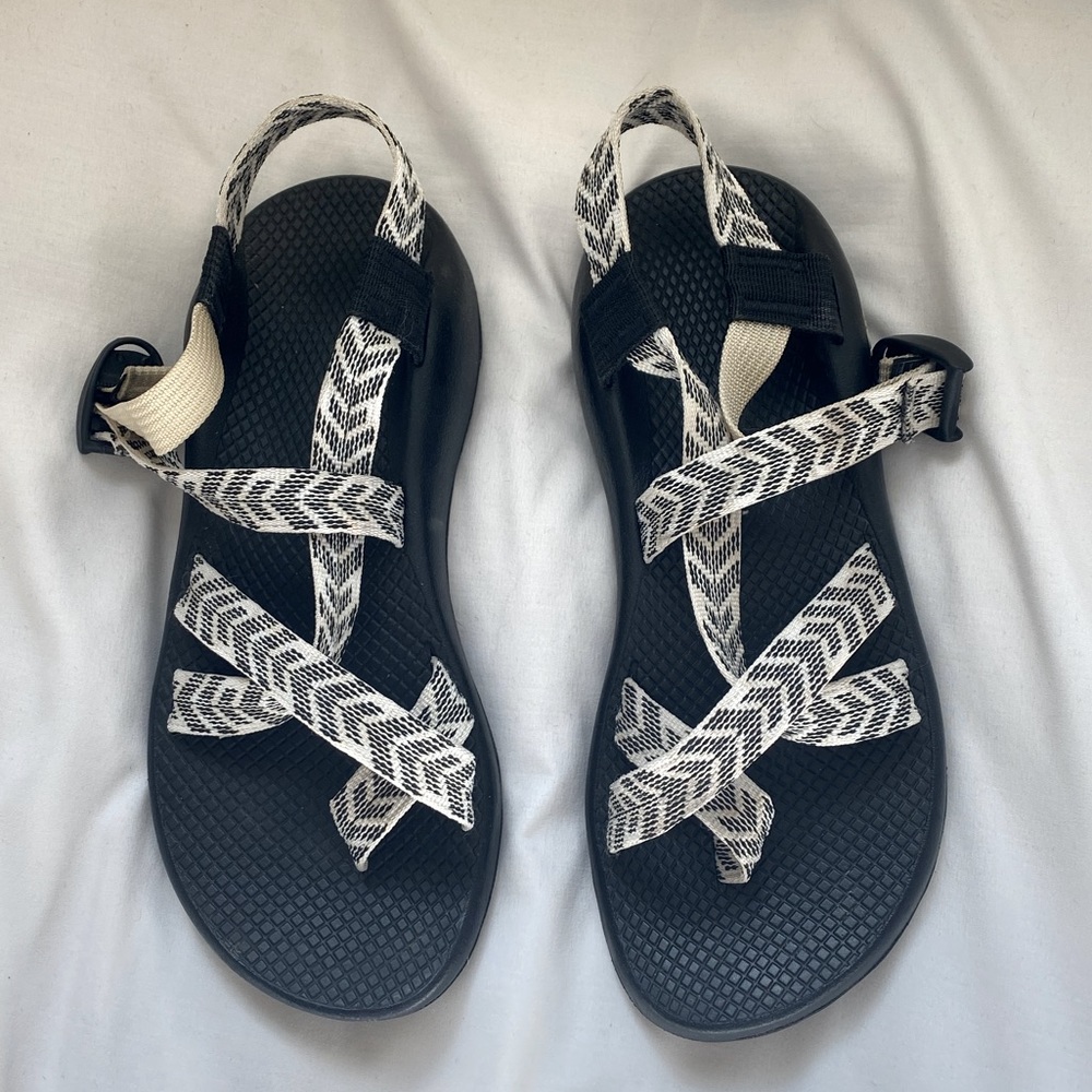 Like-New Chacos :)